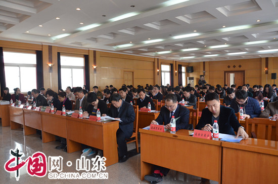 點擊圖片翻到下一頁>> 山東省會展行業年會舉行 發布《2015山東省會展業發展報告》